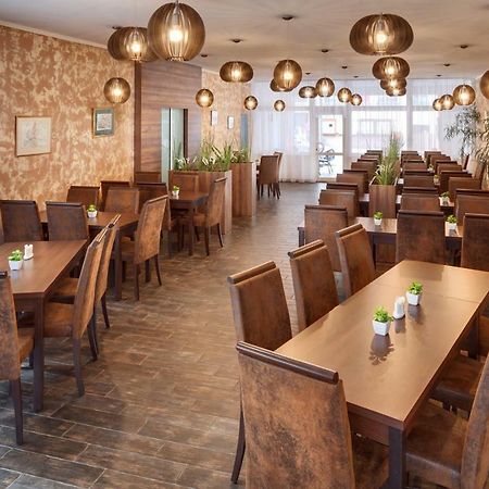 Hotel Atlas Бенешов Экстерьер фото