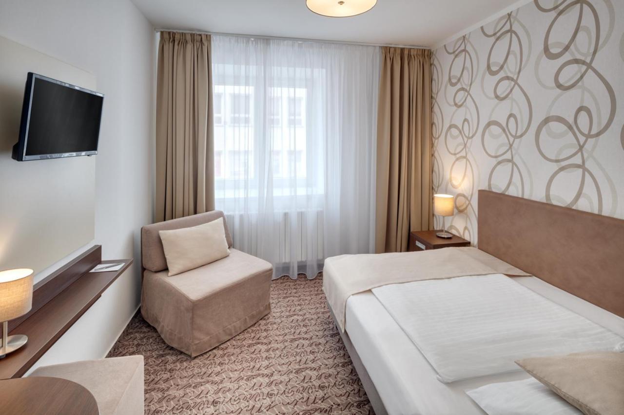Hotel Atlas Бенешов Экстерьер фото
