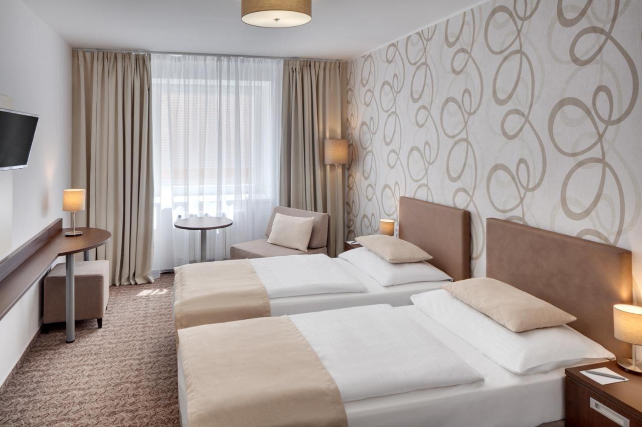 Hotel Atlas Бенешов Экстерьер фото