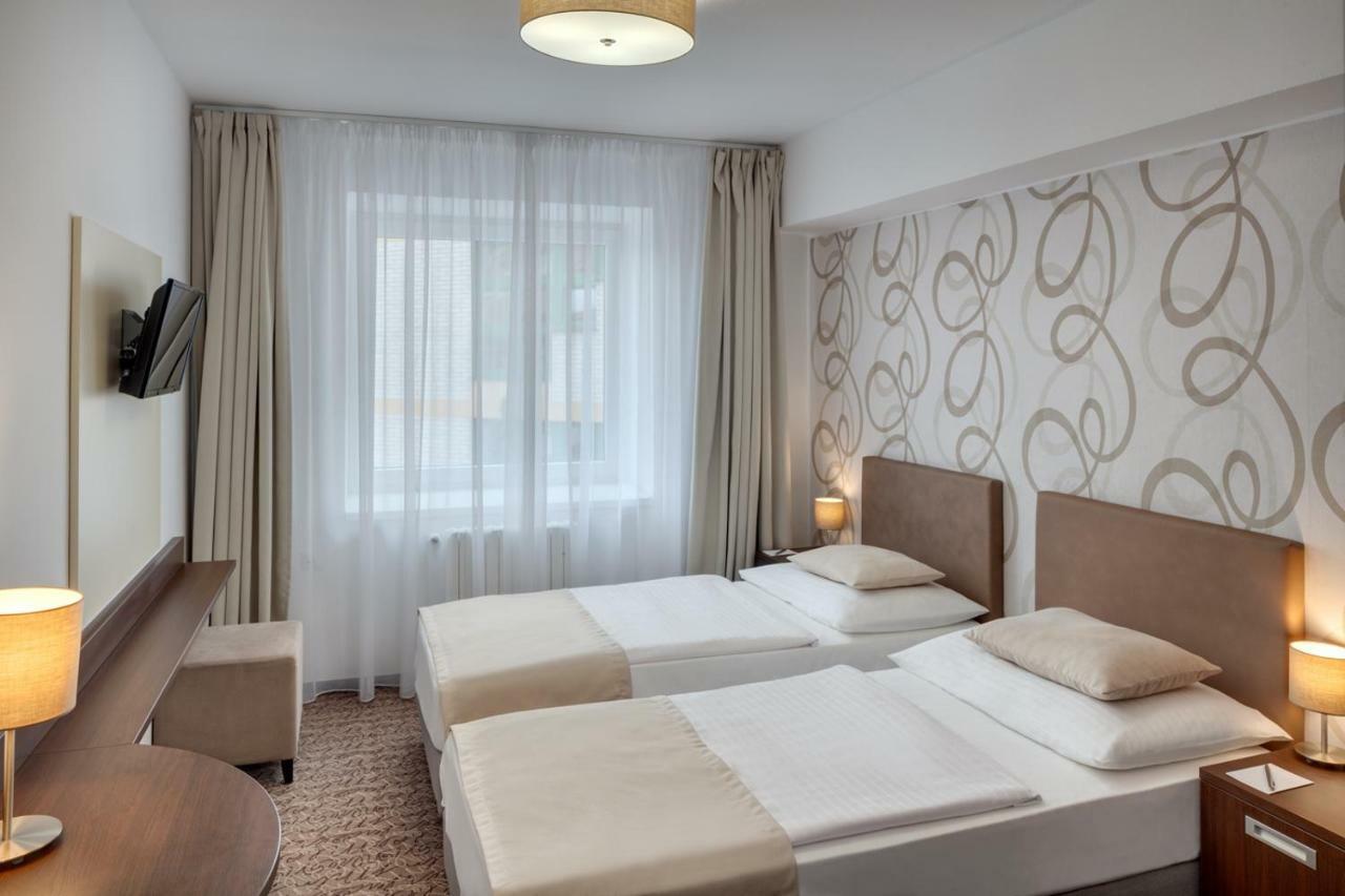 Hotel Atlas Бенешов Экстерьер фото
